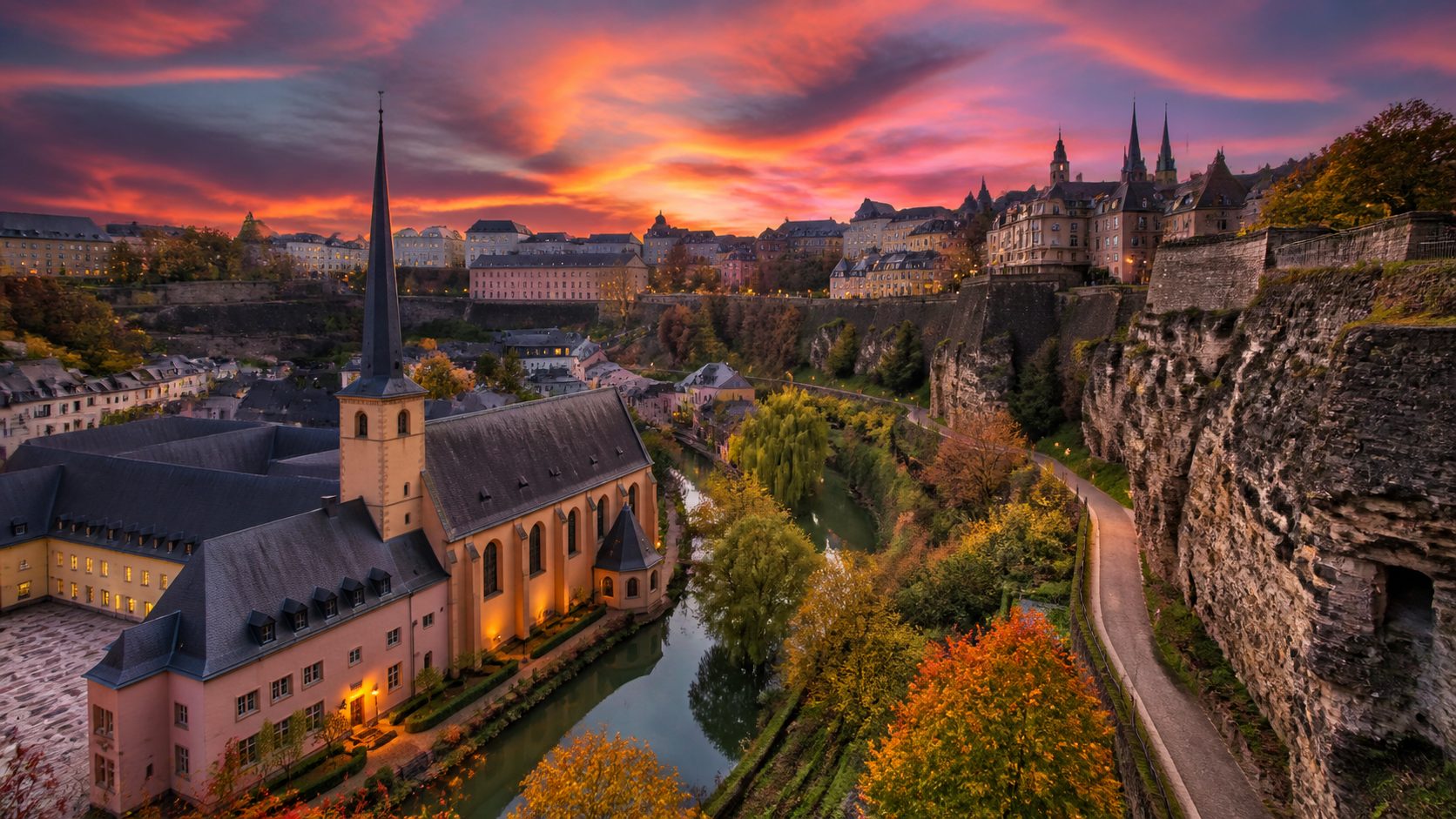 Vue de la ville de Luxembourg au coucher du soleil